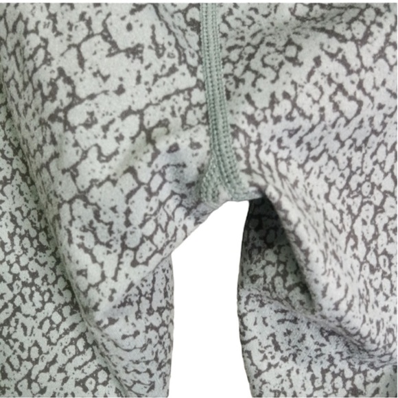 🌺VARLEY Gray Snake Print Century 2.0 High-Rise 7/8 Length Leggings Size XXS🌺 - Picture 6 of 8